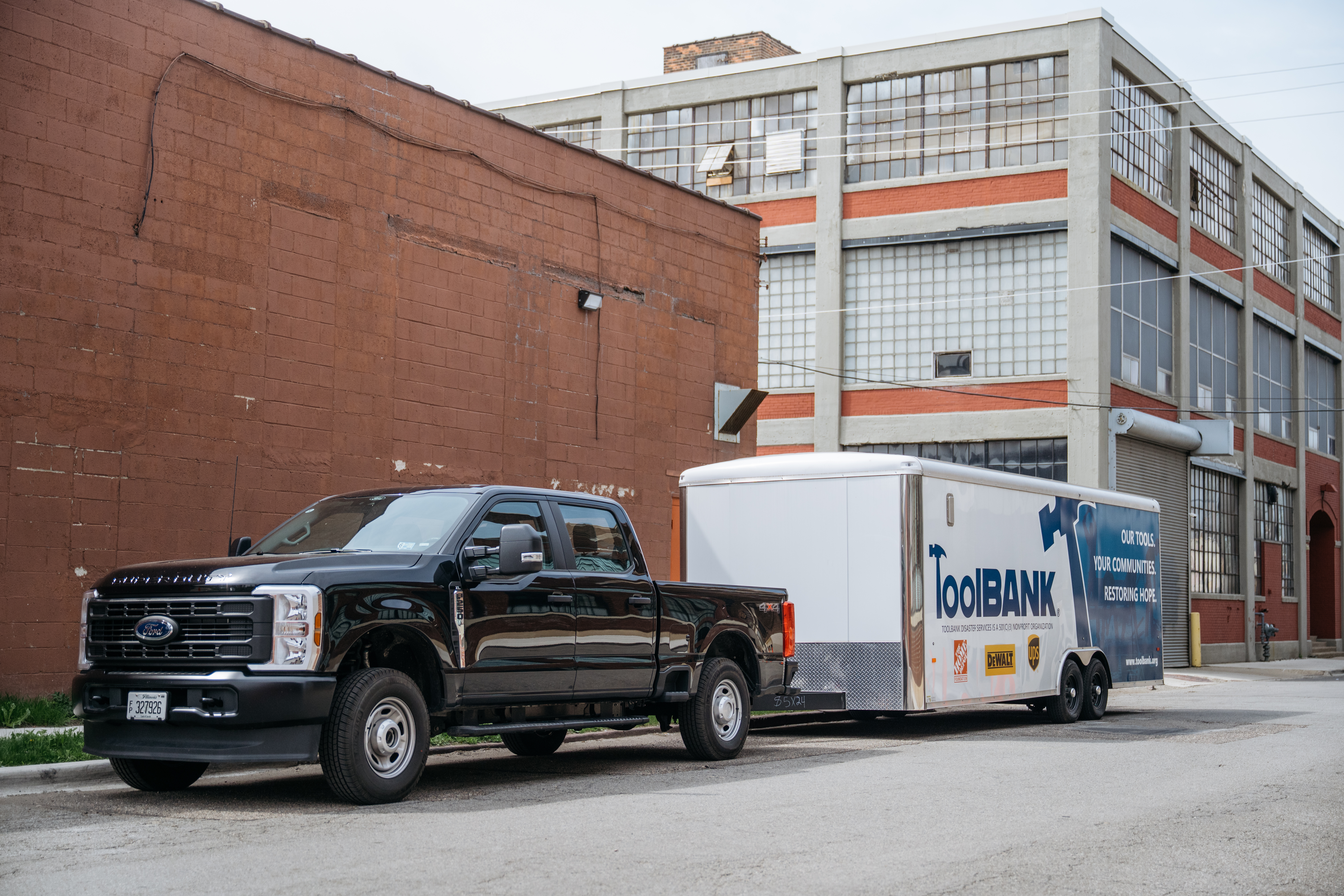 During National Volunteer Week, Detroit ToolBank opened its doors downtown — and Ford Philanthropy and Carhartt brought along more than just tools to the neighborhood. 